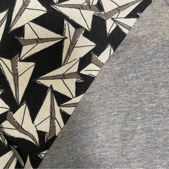 LulaRoe Randy Baseball Tee | Paper Airplanes - Picture 4 of 4